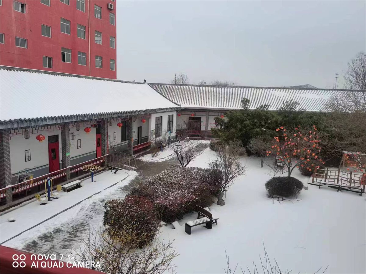 邹城市寸草春晖老年公寓庭院绿化环境
