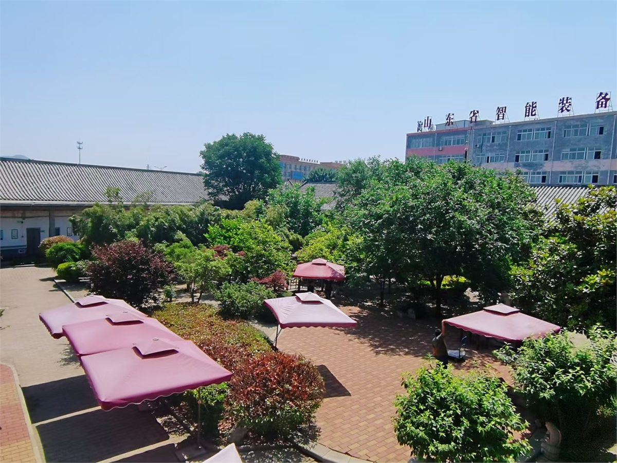 邹城市寸草春晖老年公寓园林景观与户外休憩区
